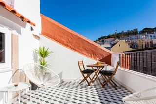 Amazing Loft  Terrace with Castle View at Baixa