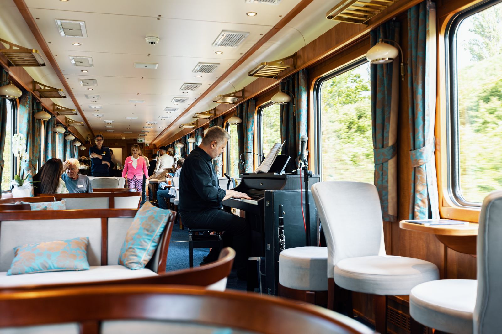 A pianist plays in the Danube Express
