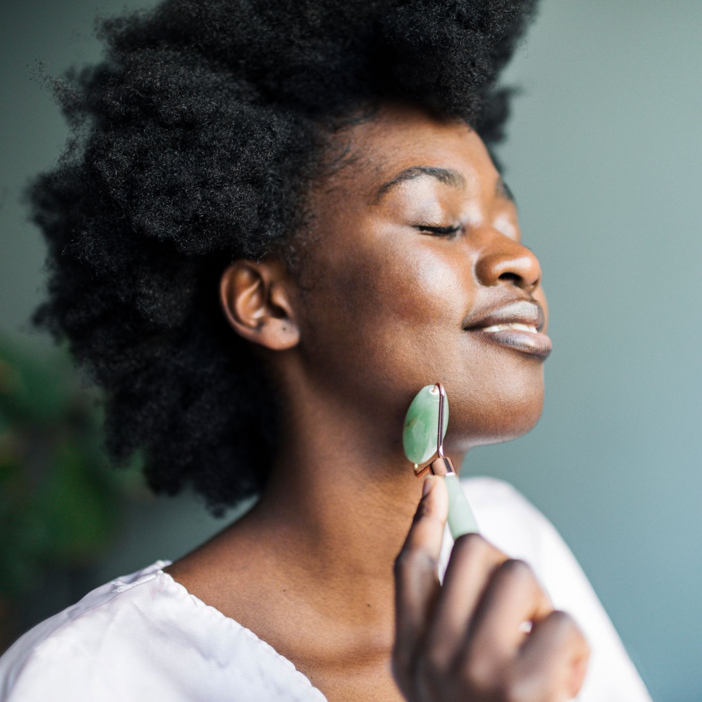 The sculpting beauty hack guaranteed to improve your in-flight wellness routine